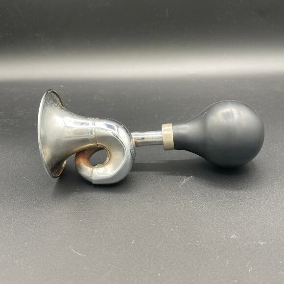 Bugle Horn, Chrome Plated W/Black Bulb Vintage Metal - Picture 1 of 7
